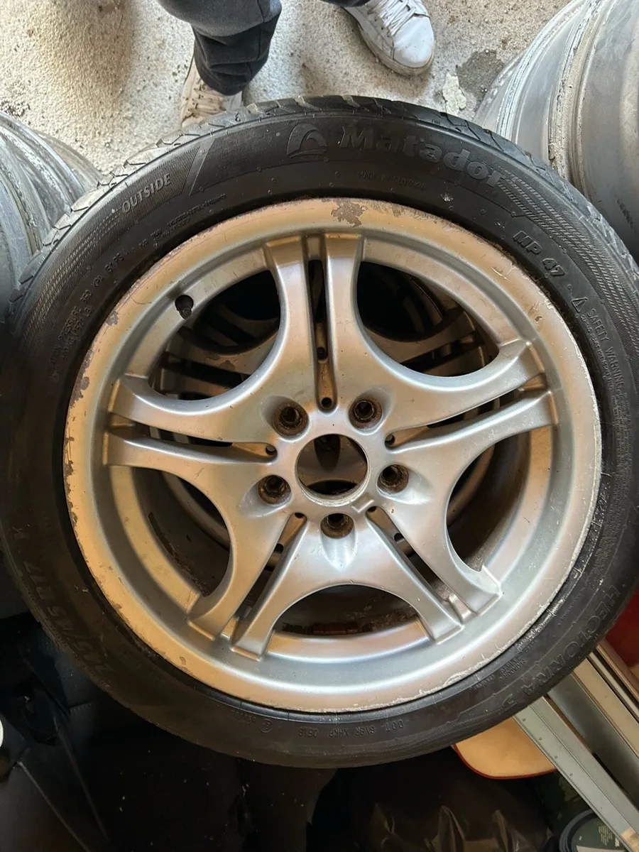 BMW e36 staggered 17” alloys and twisted side skir - Image 4