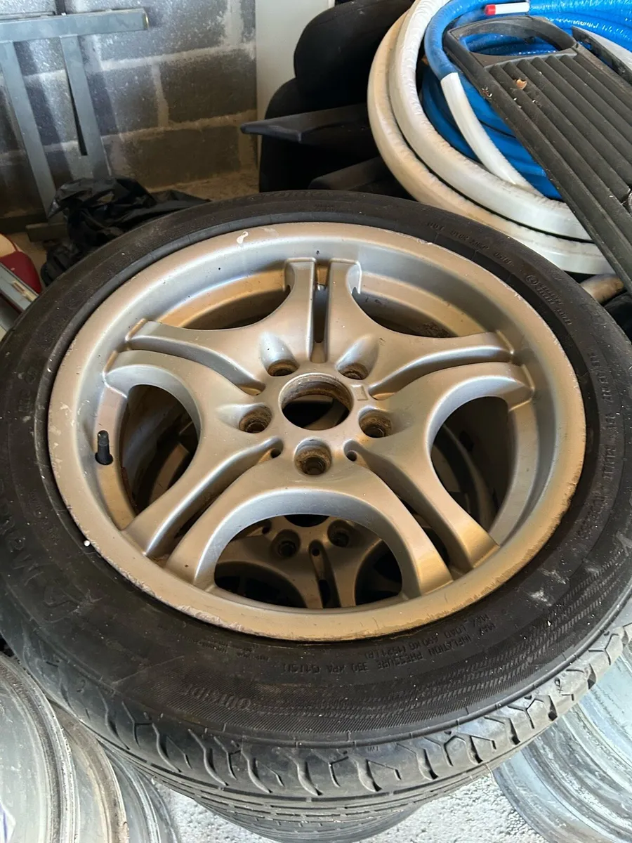 BMW e36 staggered 17” alloys and twisted side skir - Image 3