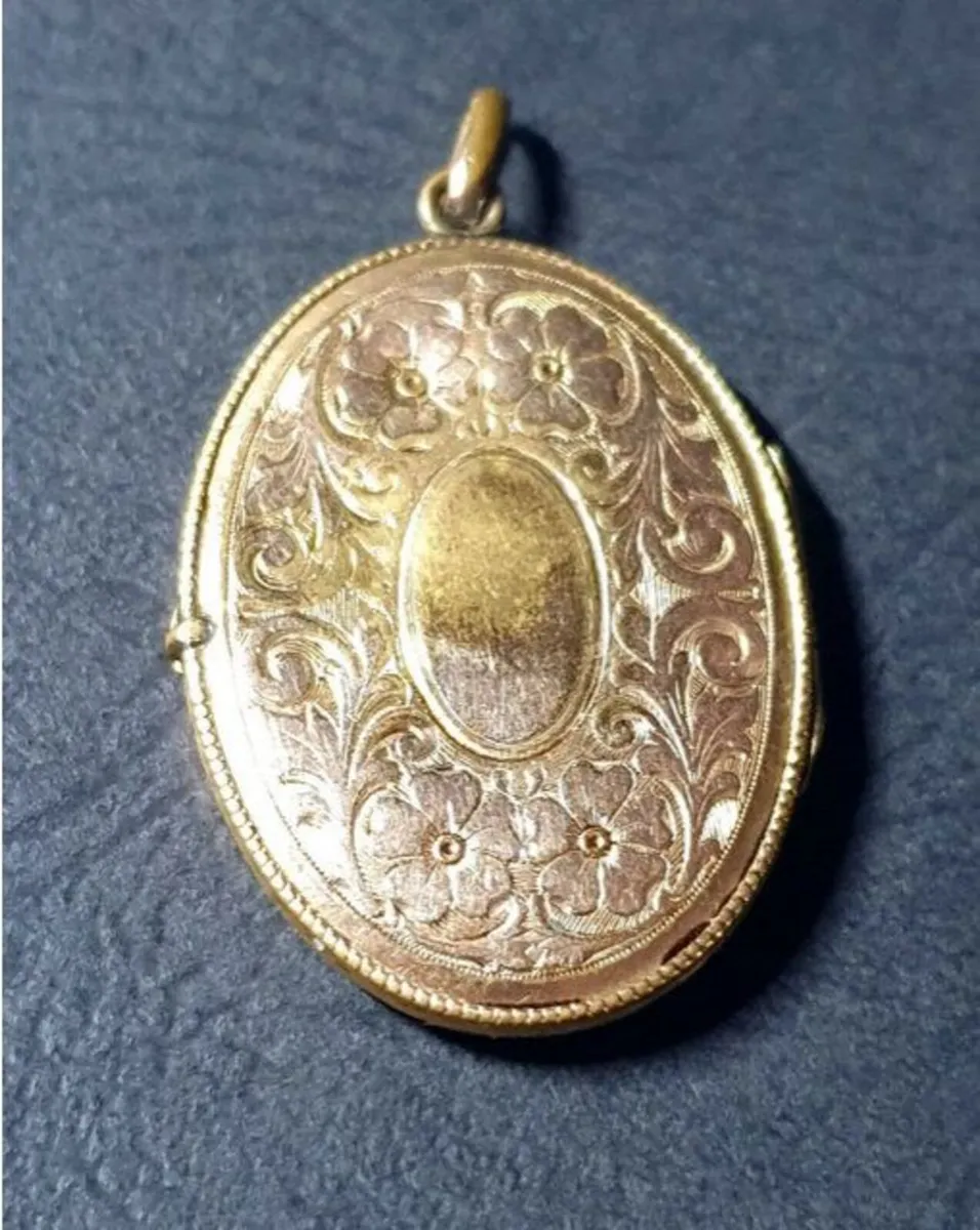 Vintage 15ct Gold Victorian Opening Locket - Image 1