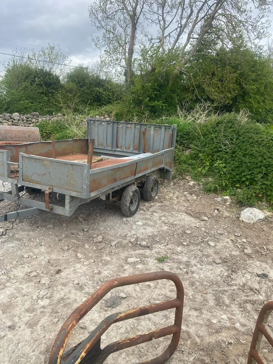 10x6.8 trailer with ramp - Image 2