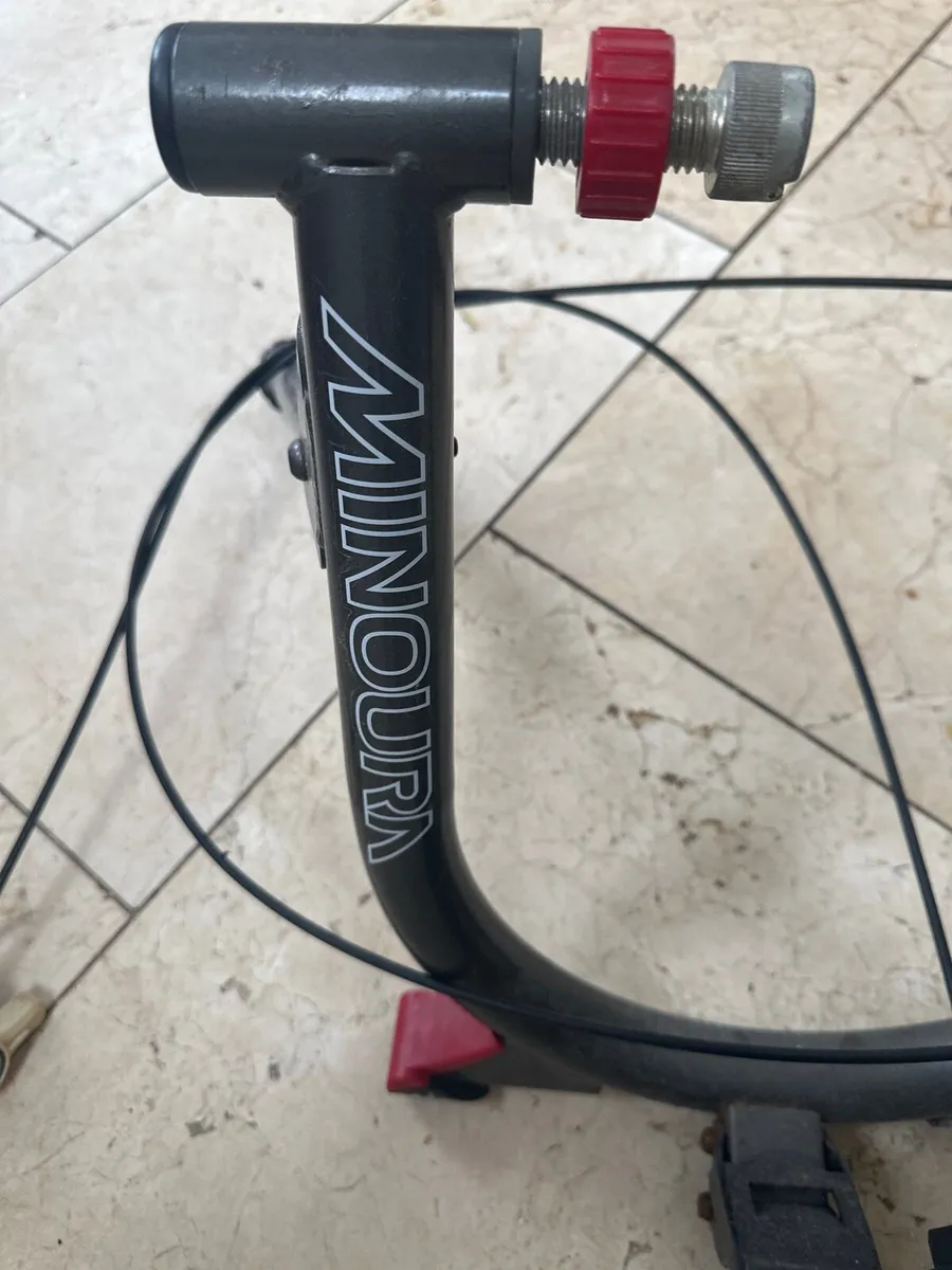 Bike Trainer Minoura - Image 2