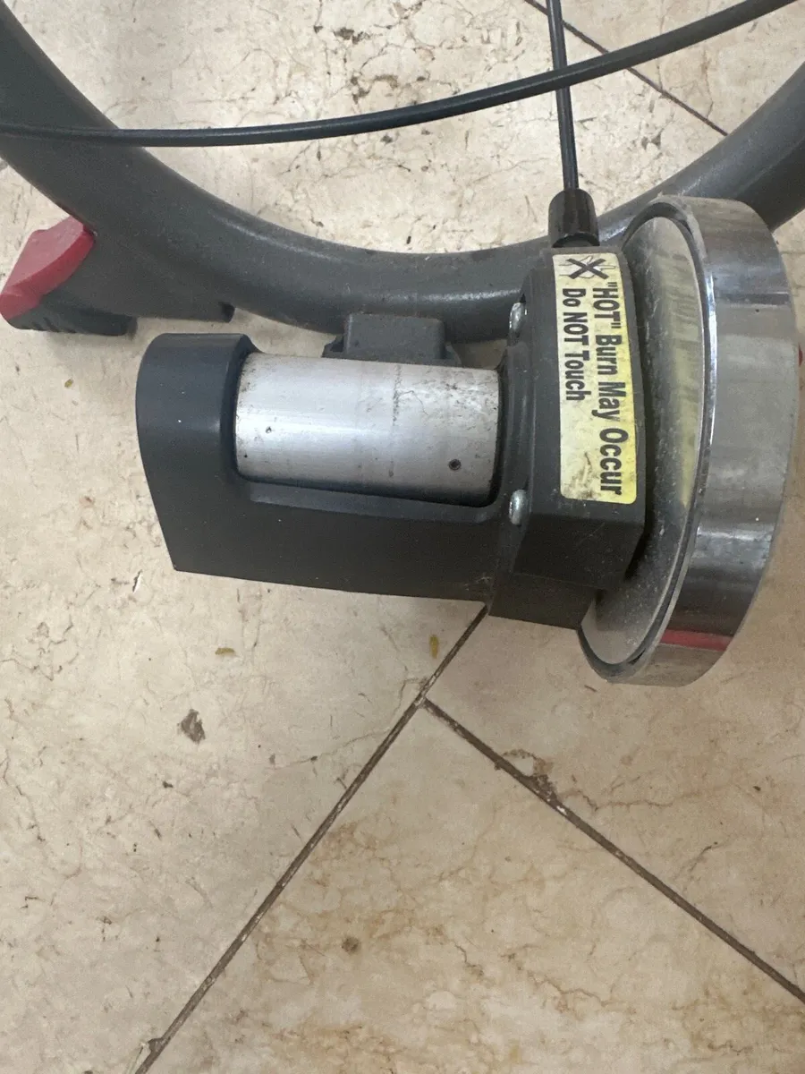 Bike Trainer Minoura - Image 4