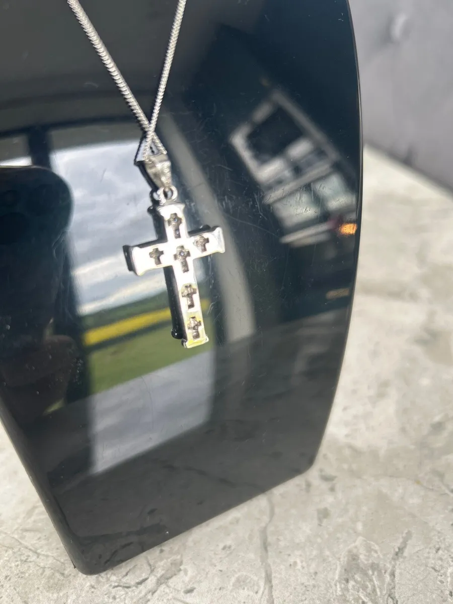 Chunky 9ct white gold diamond necklace - Image 2