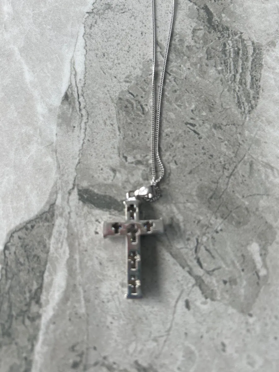 Chunky 9ct white gold diamond necklace - Image 4