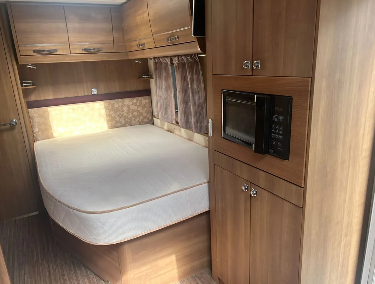 Buccaneer Corsair 4 berth with fixed bed - Image 3