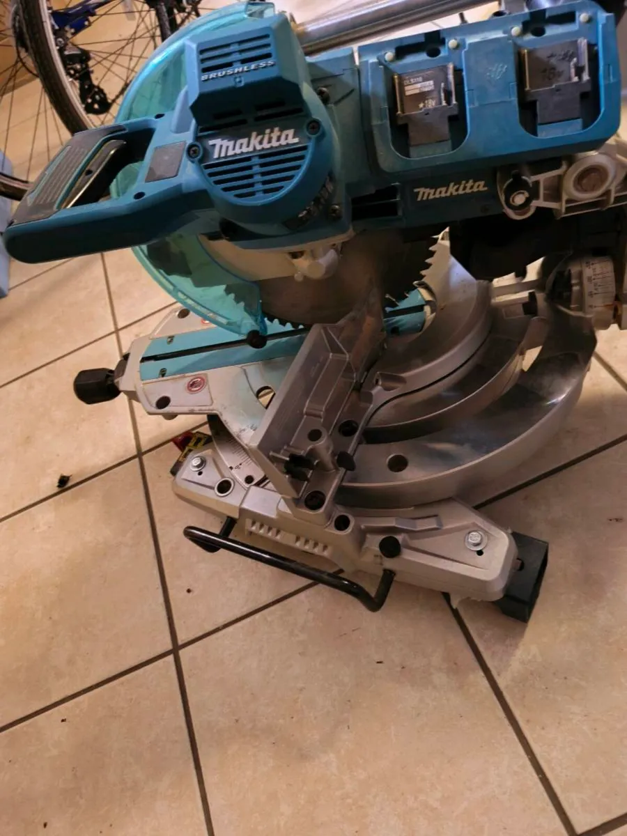Makita mitre saw - Image 1