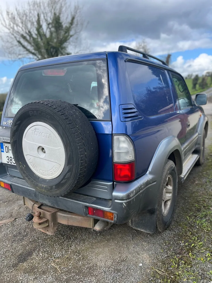 Toyota Land Cruiser 2001 - Image 2