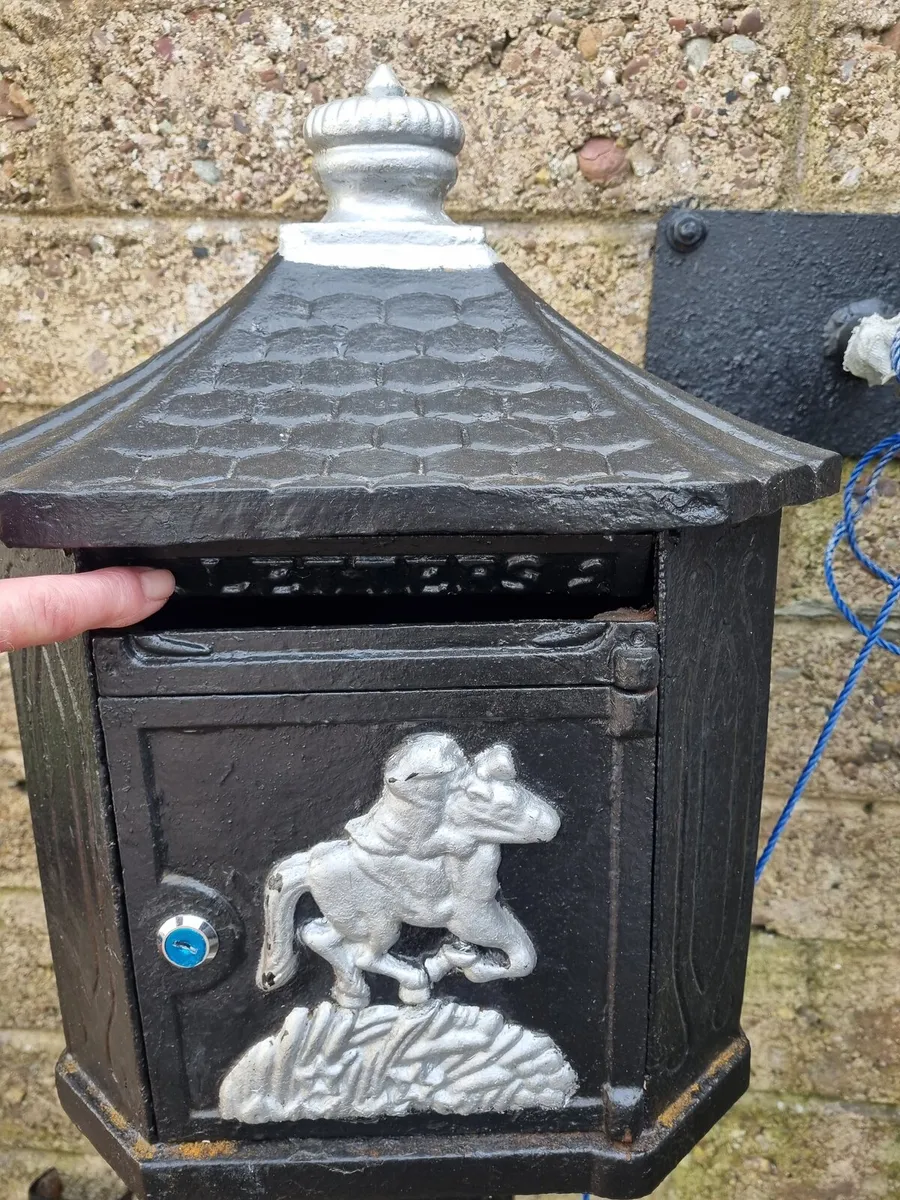 Vintage letterbox - Image 2