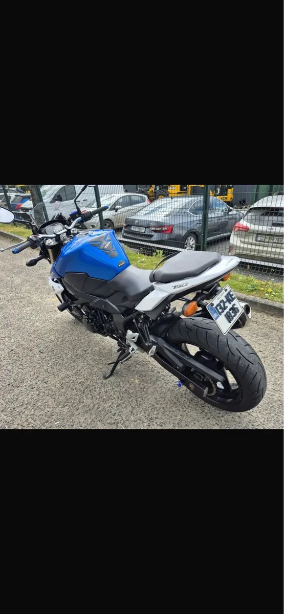 Suzuki gsr750 - Image 4