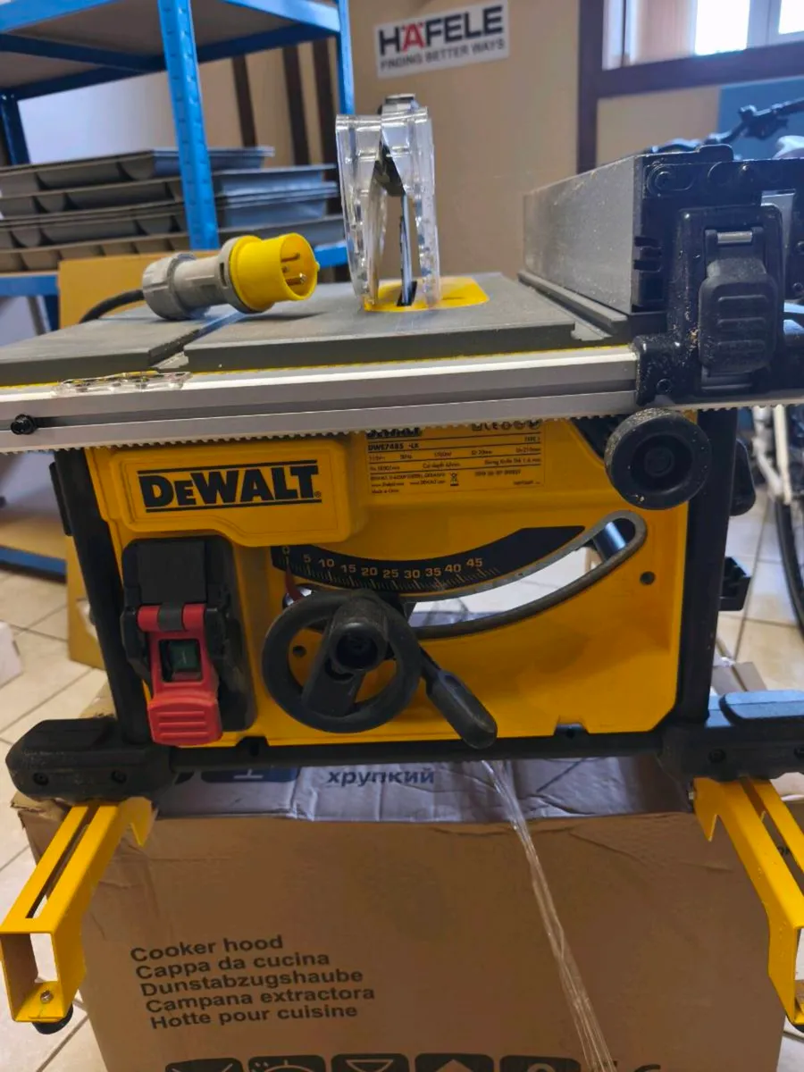 DeWalt table saw - Image 1