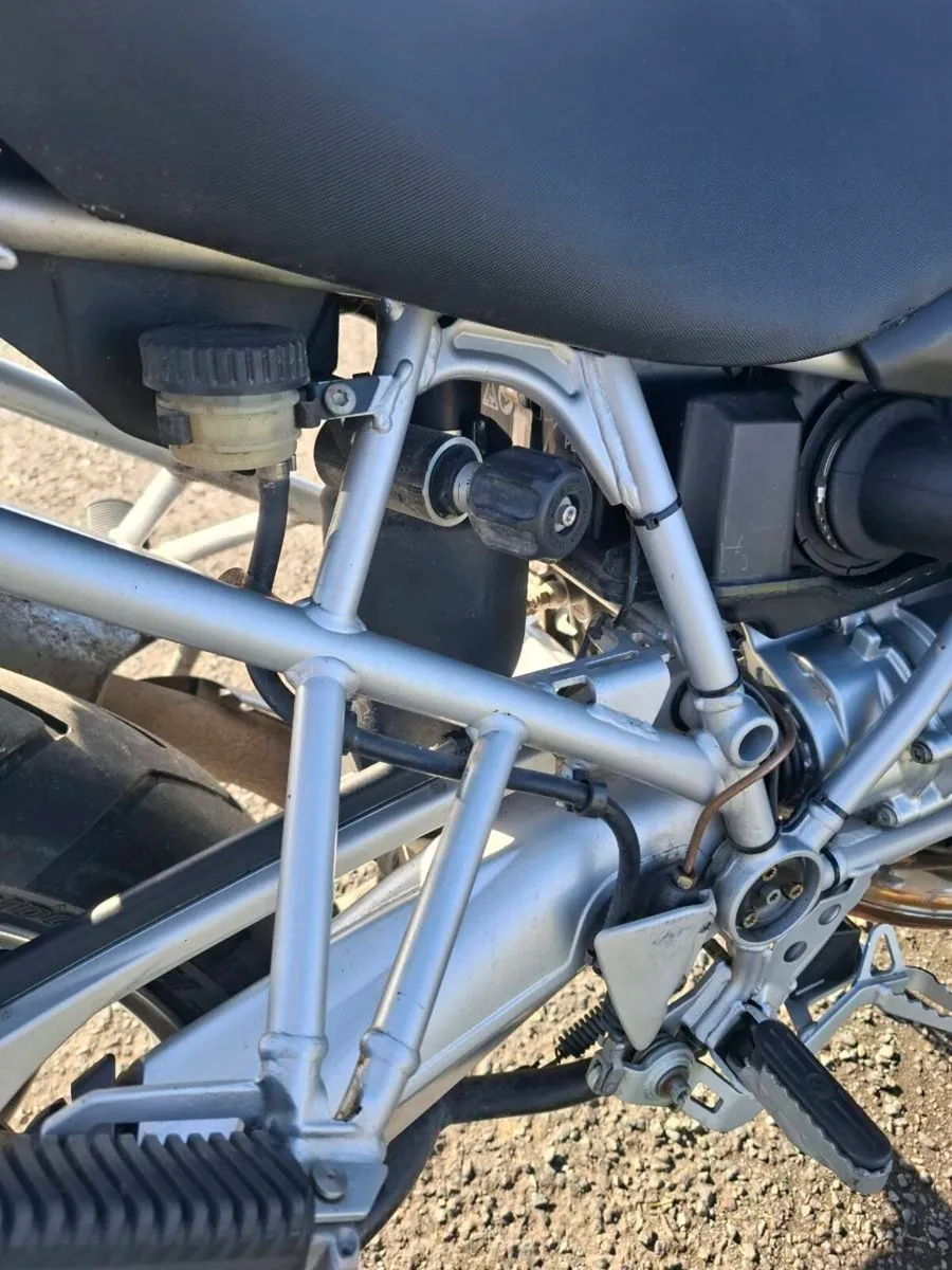 Motorcycle - Image 4