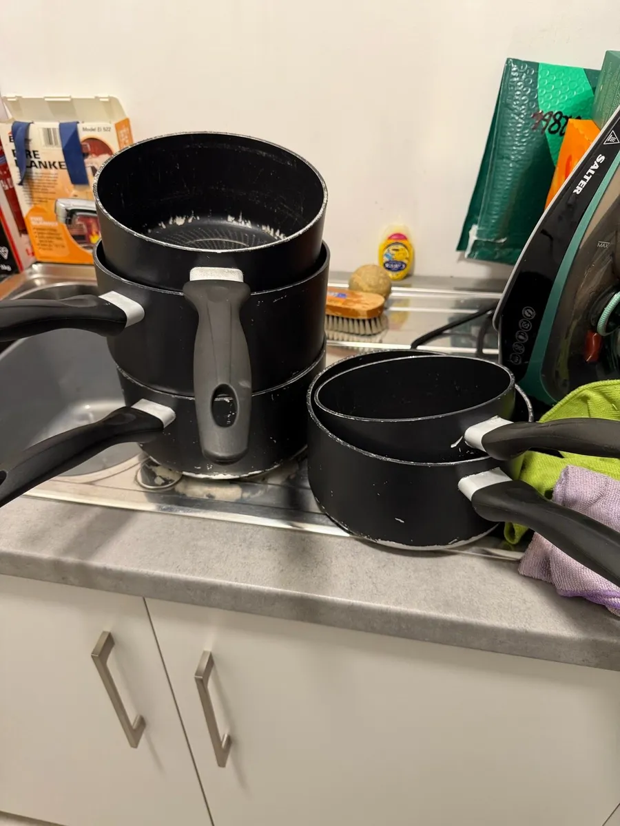 Saucepans USED, free to take away - Image 1