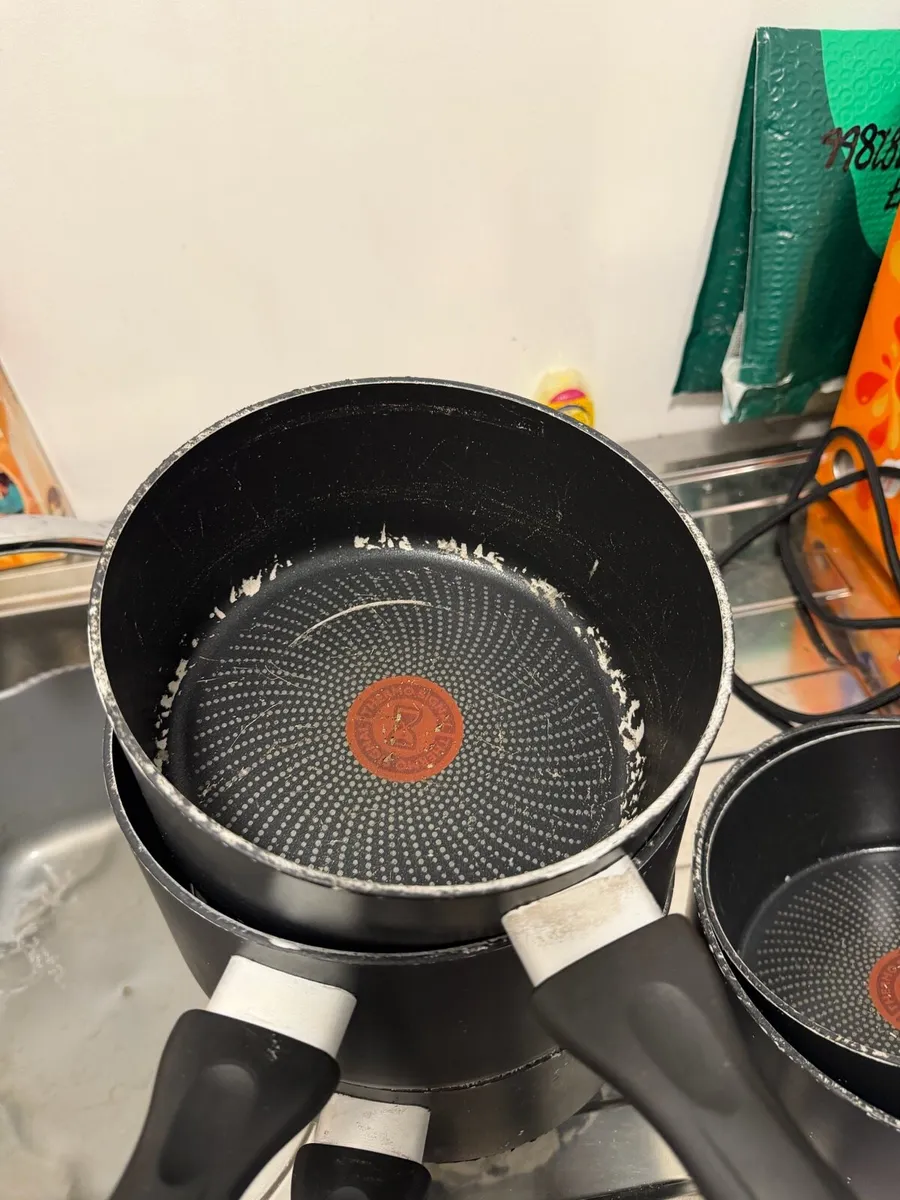 Saucepans USED, free to take away - Image 2