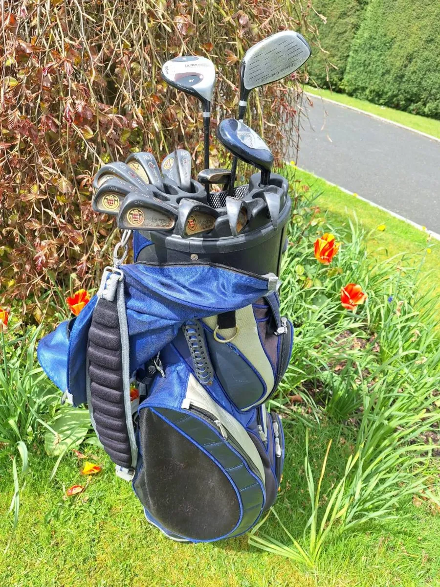 Golf clubs,  full set and bag - Image 1