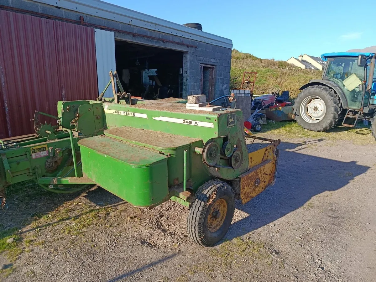Square baler - Image 1