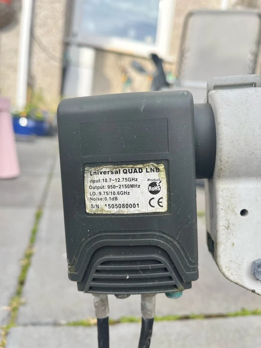Satellite dish with LNB - Image 3