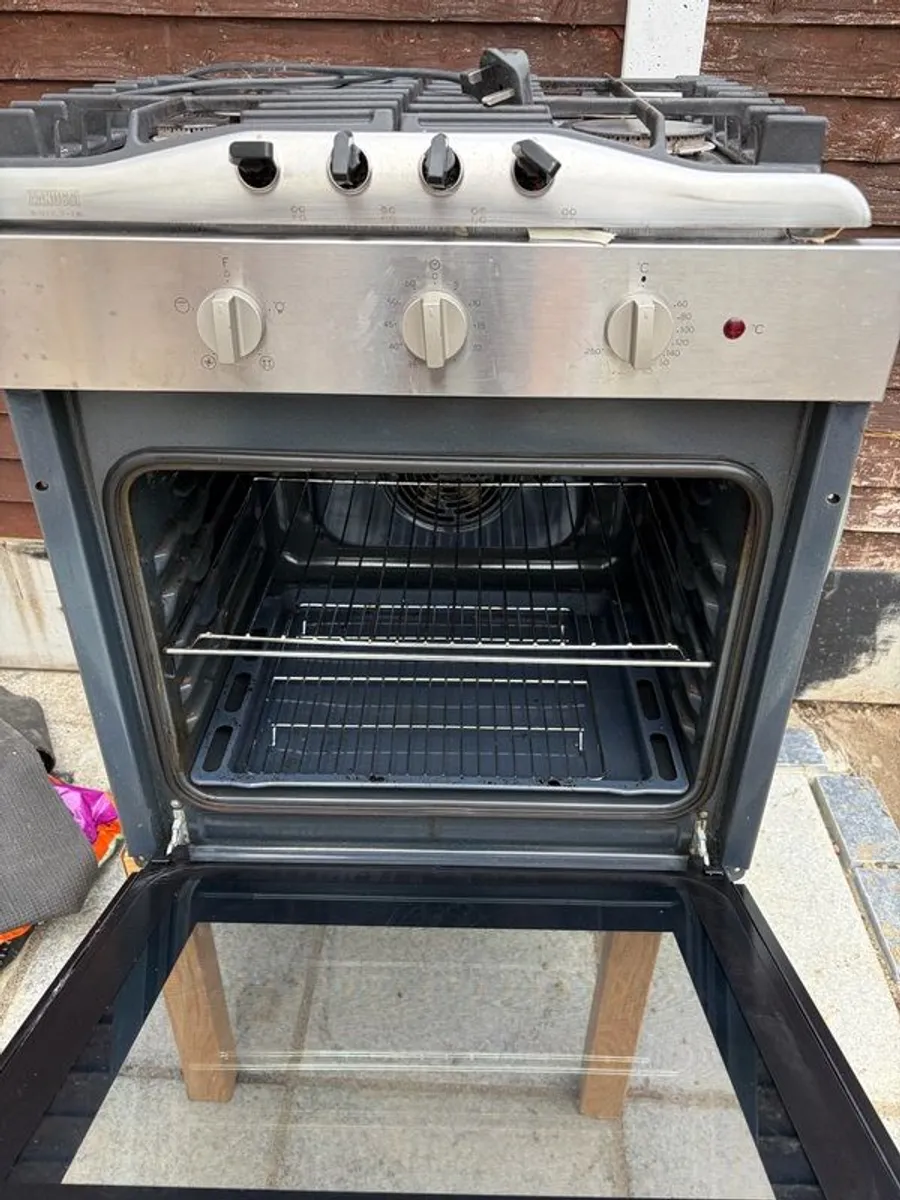 gas hob & oven - Image 1
