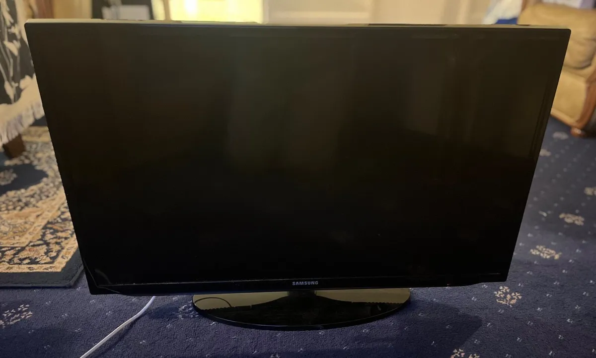 Samsung 32 inch Full HD LED TV Working Perfectly - Image 4