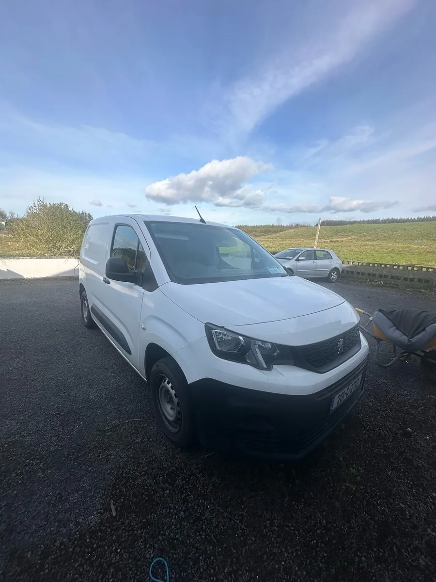 2020 Peugeot Partner - Image 1