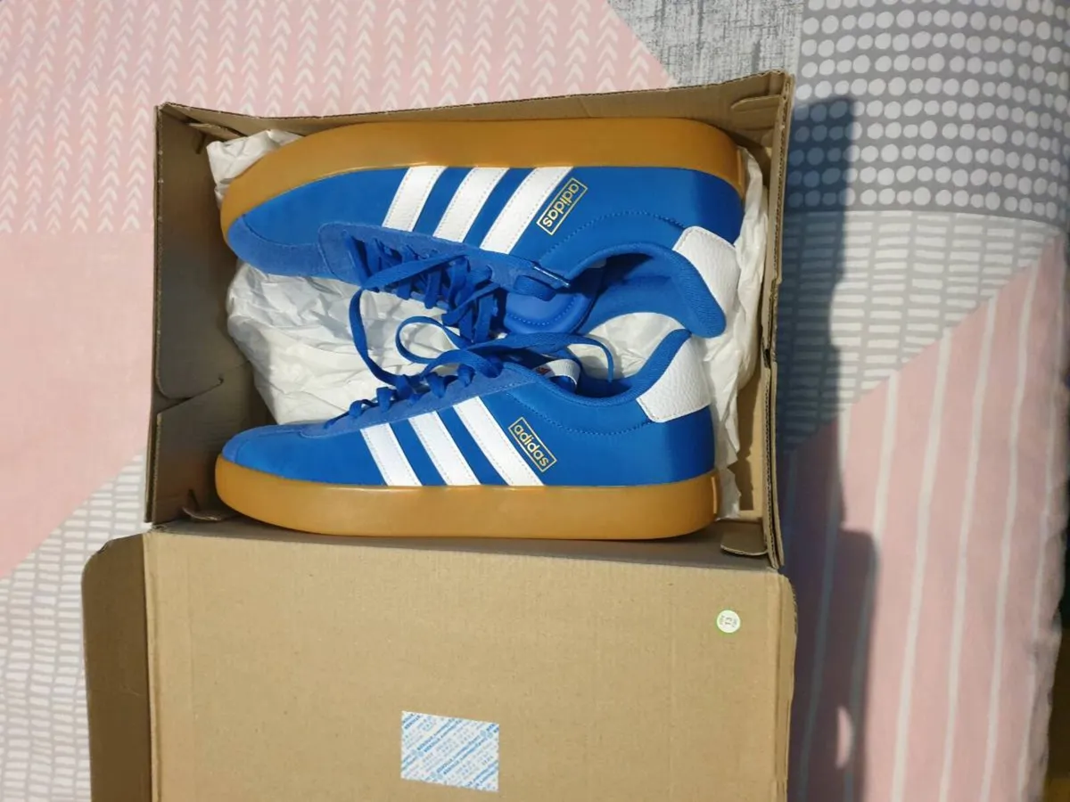 Mens Adidas trainers - Image 1