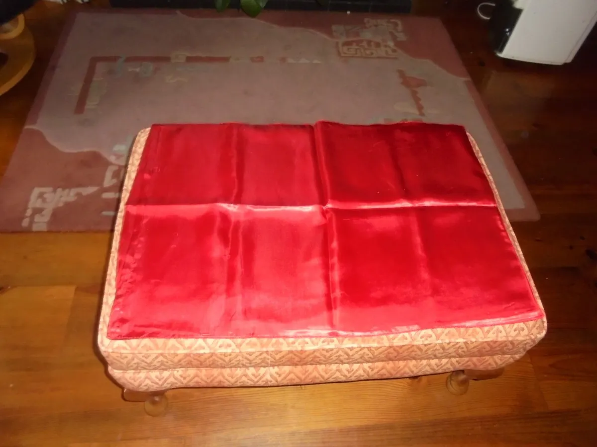 Kingsize Red Duvet Set for Sale - Image 2