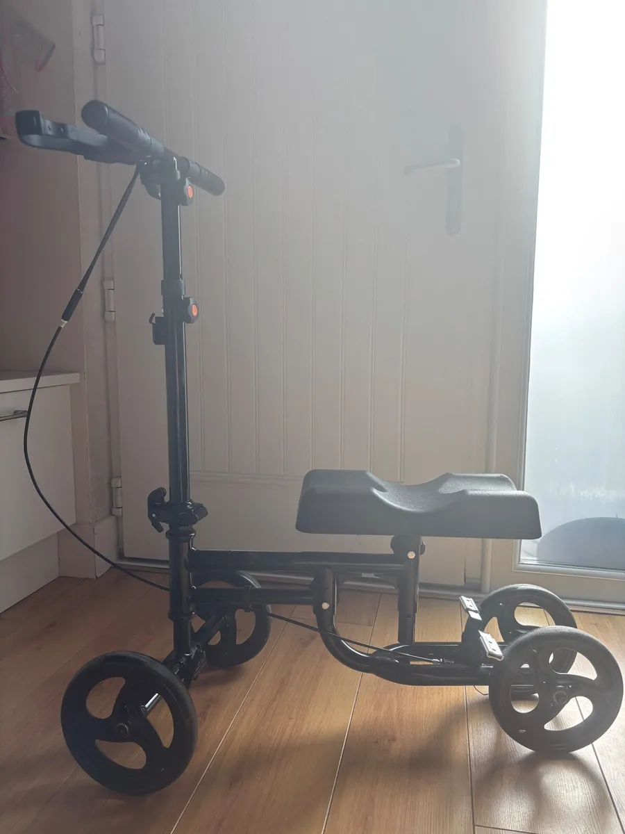 Knee walker / knee scooter - Image 2