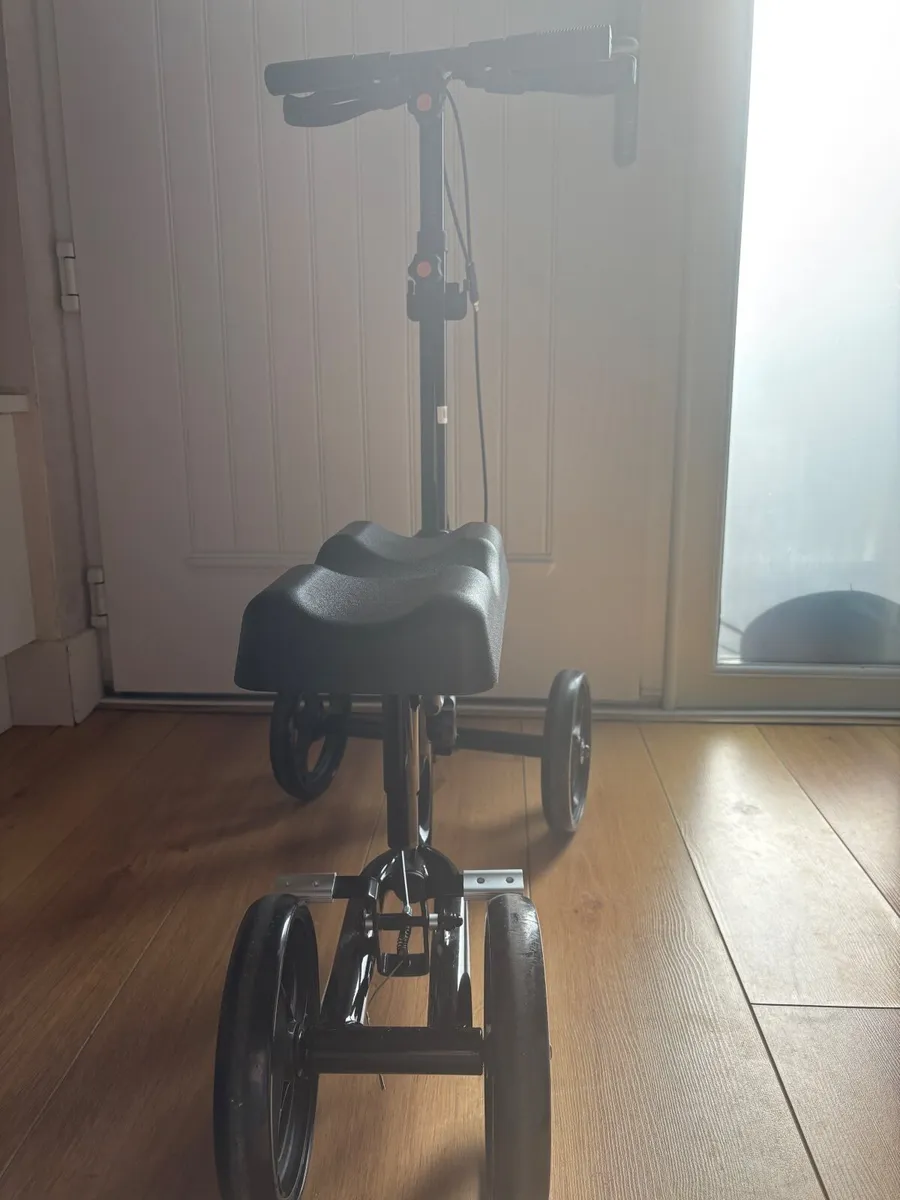 Knee walker / knee scooter - Image 3