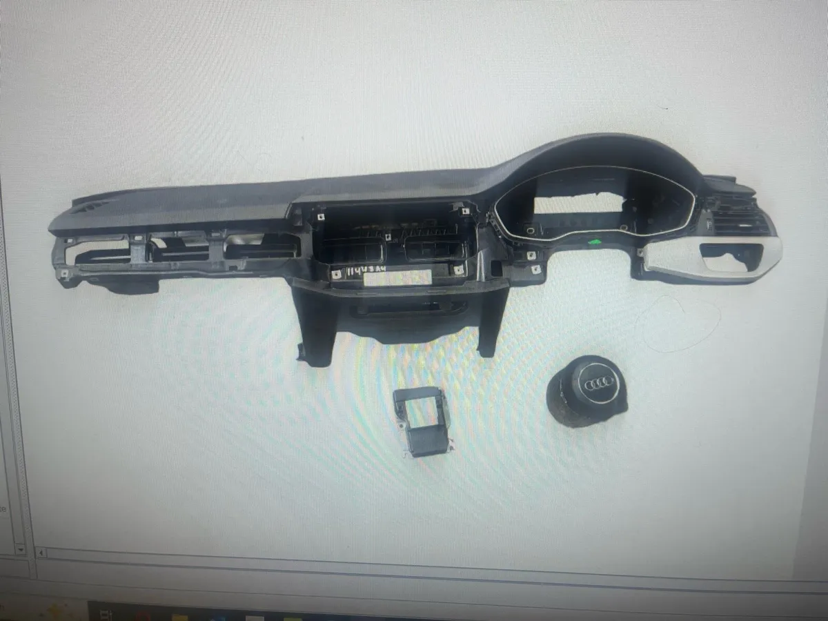 2016 Audi A4 airbag set dash - Image 1