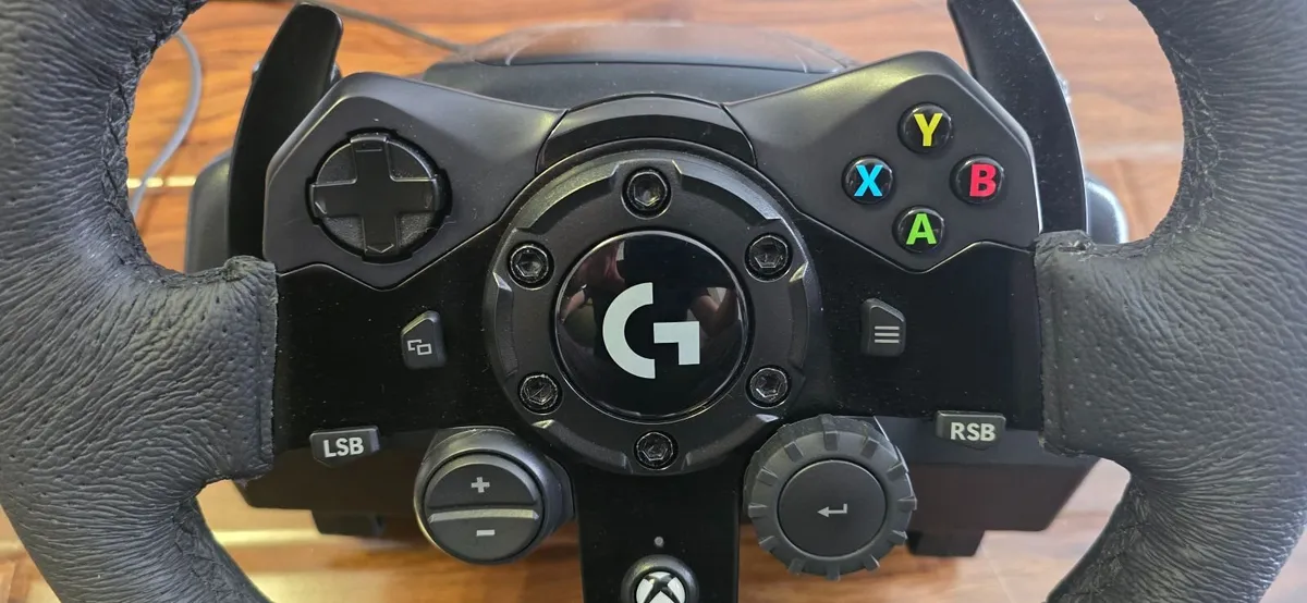 Logitech G923 steering wheel & pedals - Image 3