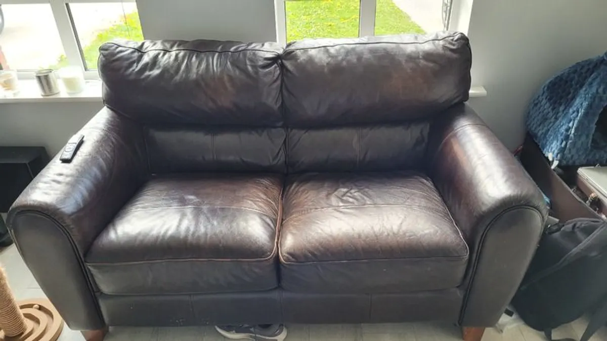 3 & 2 seat leather sofa - Image 3