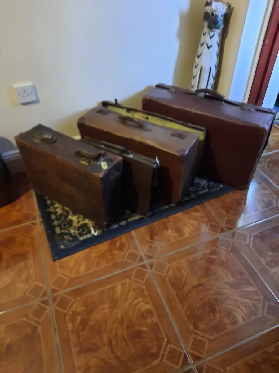 Vintage suitcases - Image 2