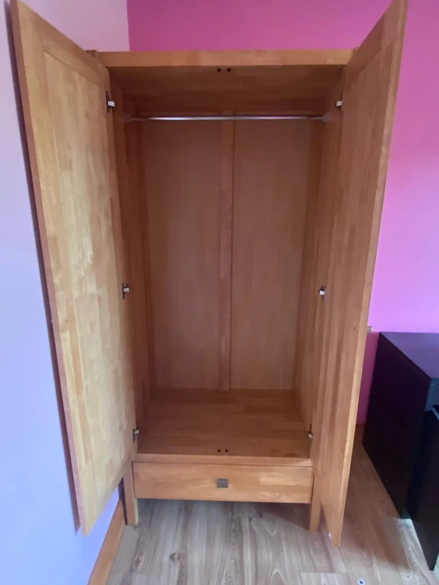 Bedroom furniture - Image 4