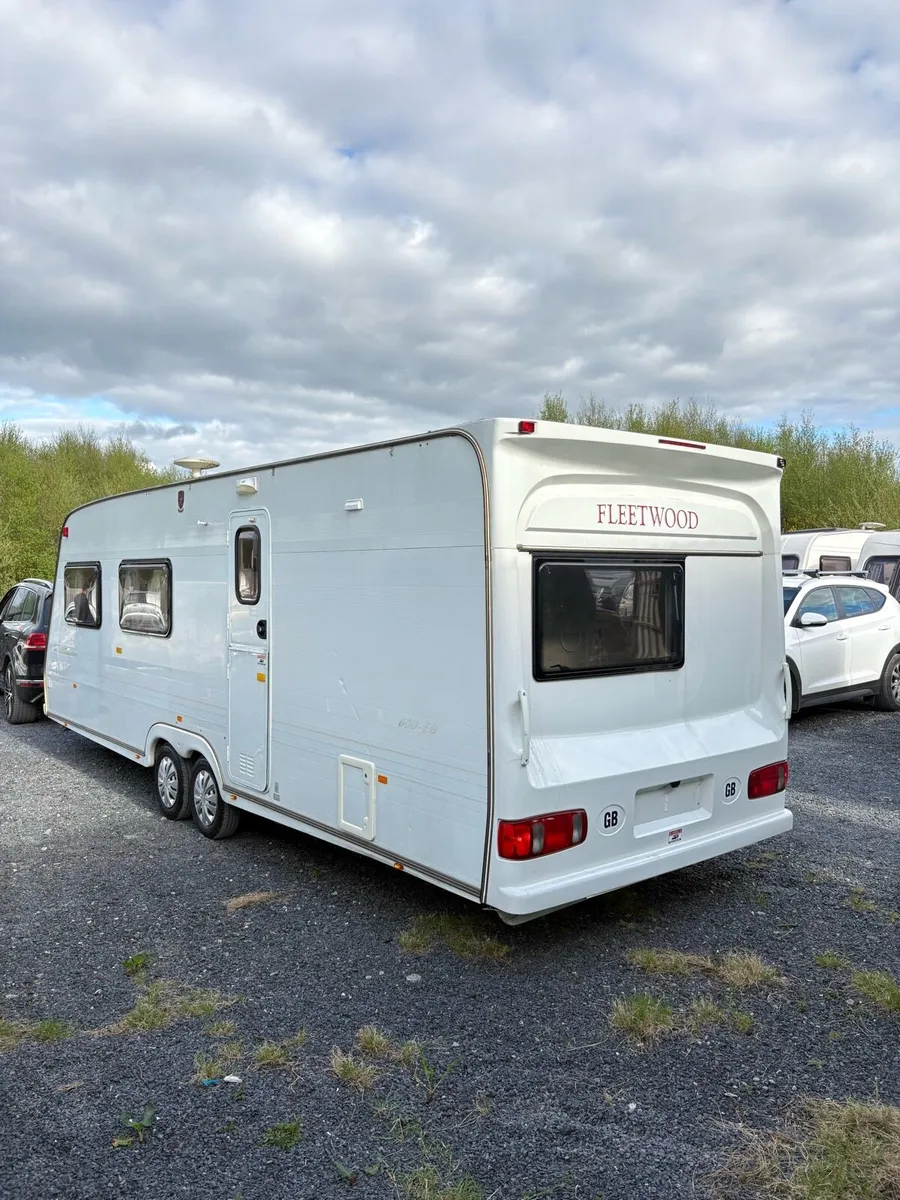 Fleetwood 4 berth rare layout Caravan for sale - Image 3