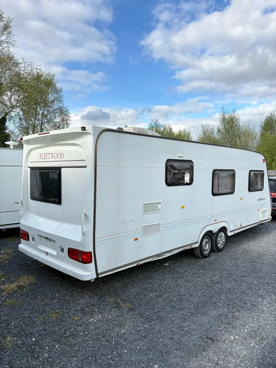 Fleetwood 4 berth rare layout Caravan for sale - Image 4
