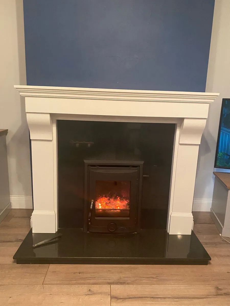 Marble fireplace with insert stove - Image 3