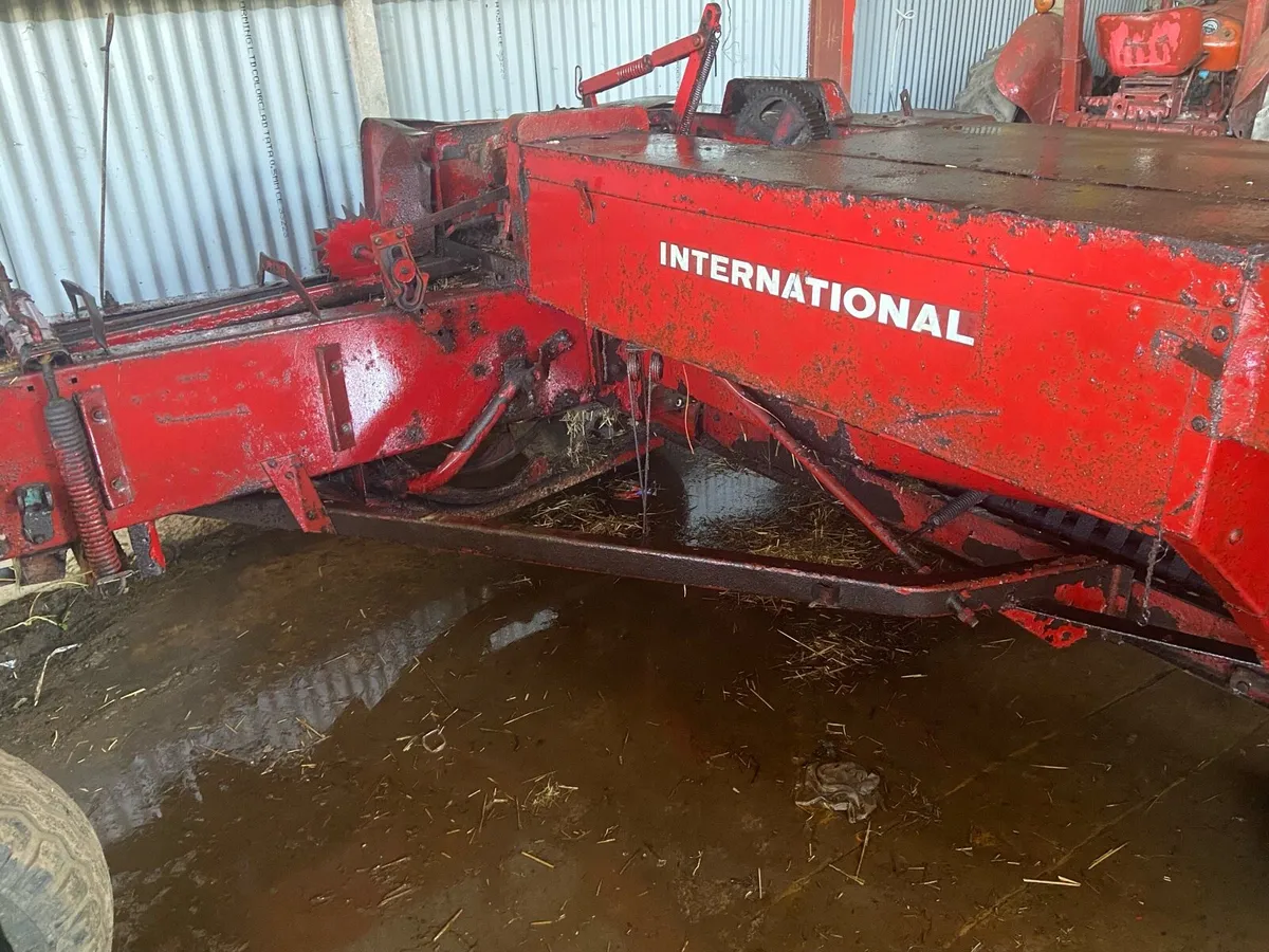 Square baler 445 - Image 1