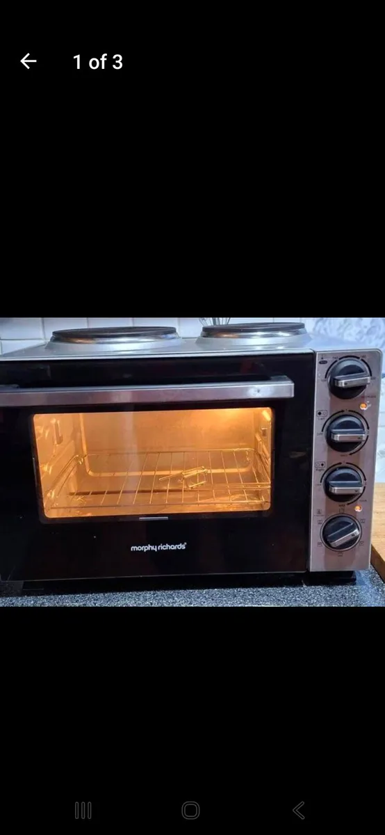 Small plug in counter top oven - Image 1
