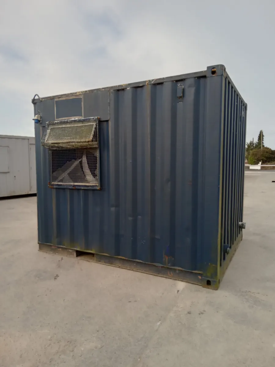 PB326 - Ex-Hire Used 10x8 Toilet Unit - Image 2