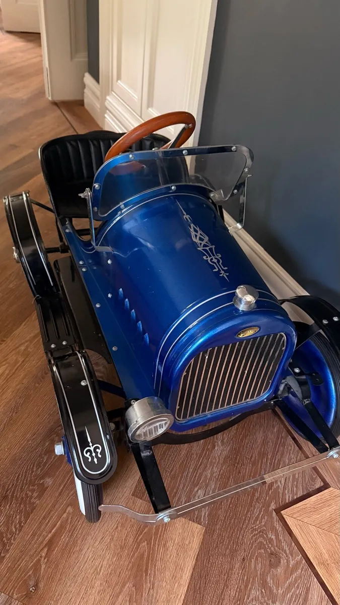 1932 Classic Ford Roadster Pedal Car - Image 3