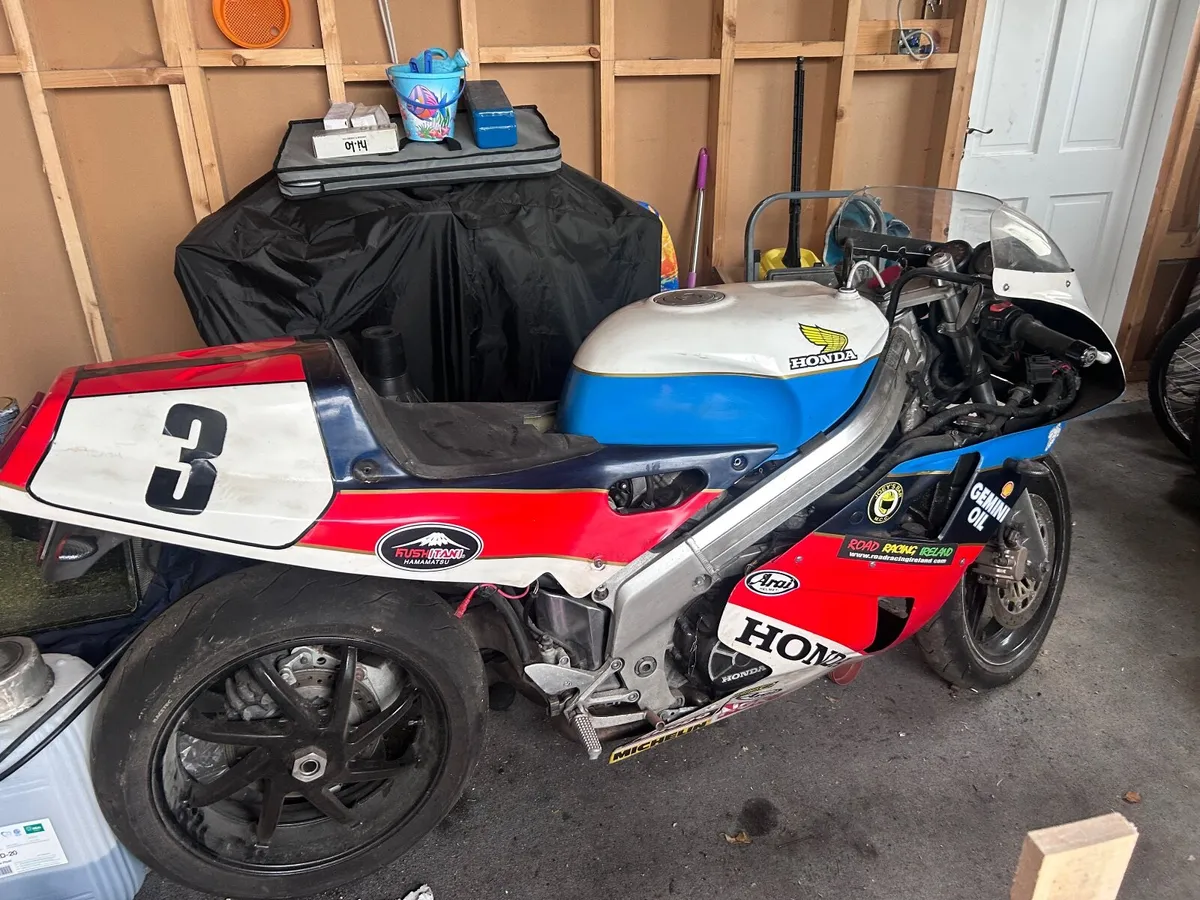 Honda vfr RC36 1994 - Image 1