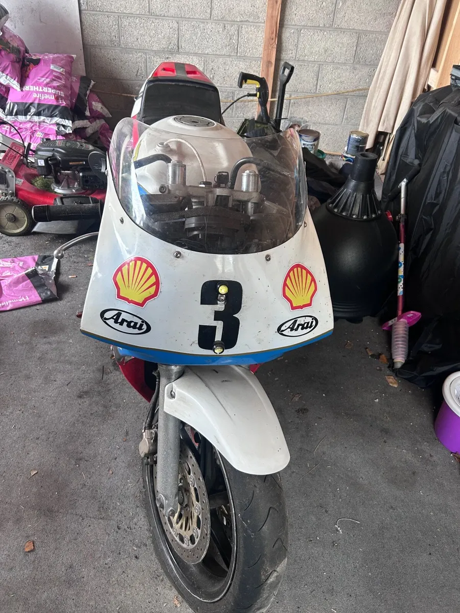 Honda vfr RC36 1994 - Image 2