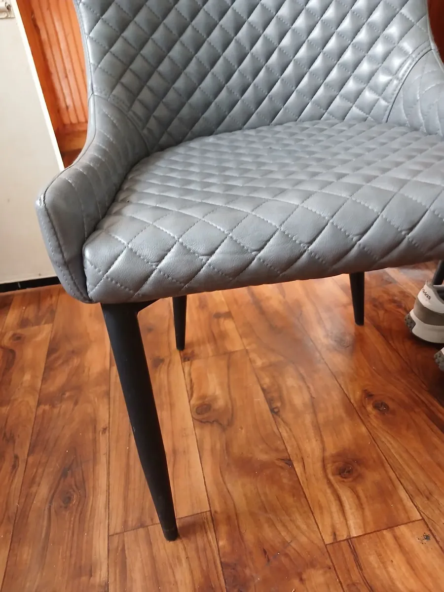 Dining chairs - Image 1