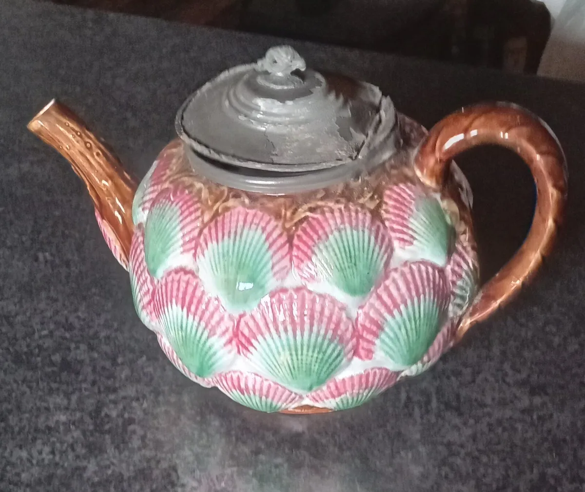 Majolica tea pot - Image 1