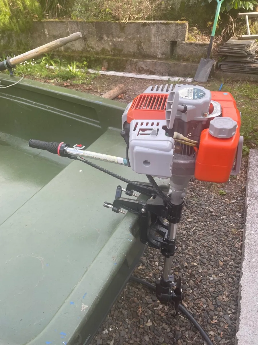 Lake River Boat - Image 1