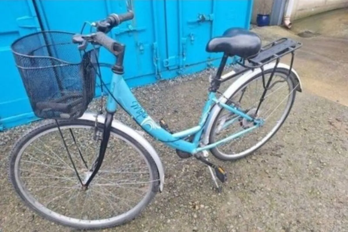 Ladies bicycle - Image 1