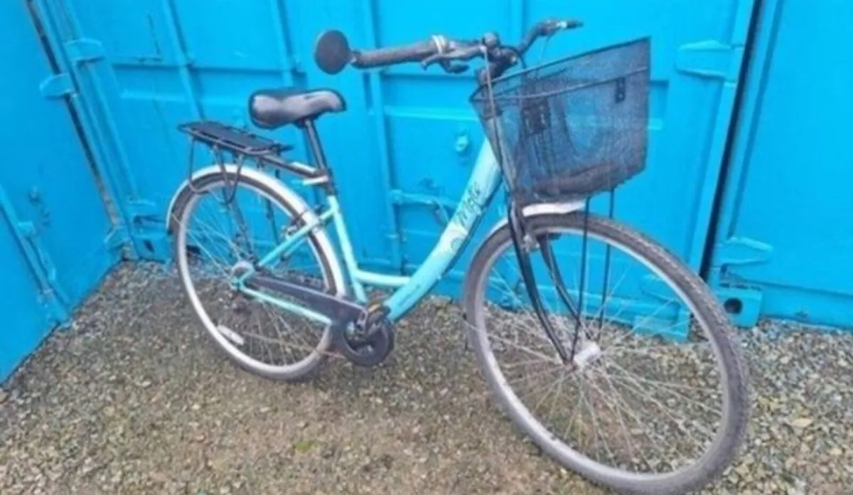 Ladies bicycle - Image 2