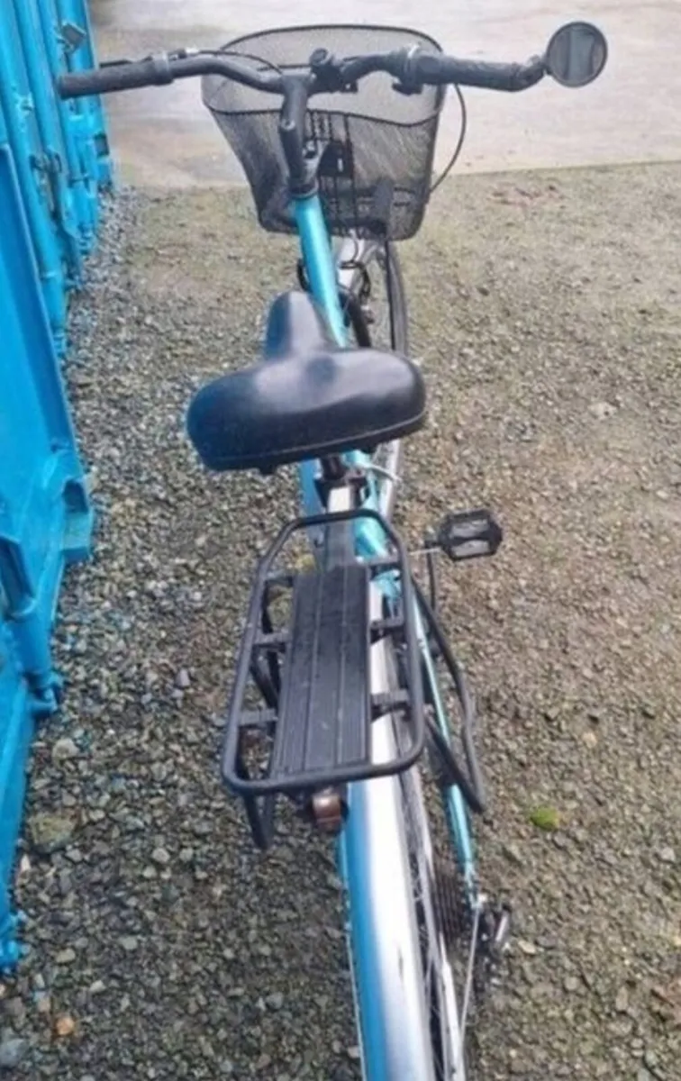 Ladies bicycle - Image 3