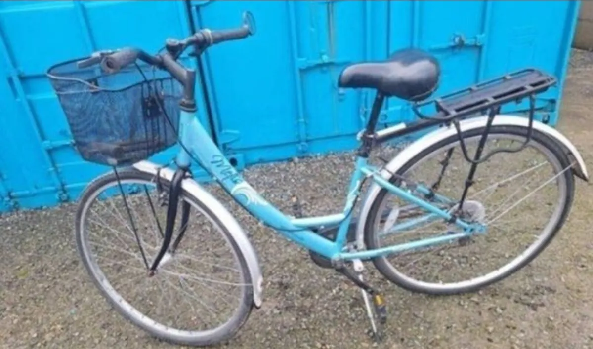 Ladies bicycle - Image 4