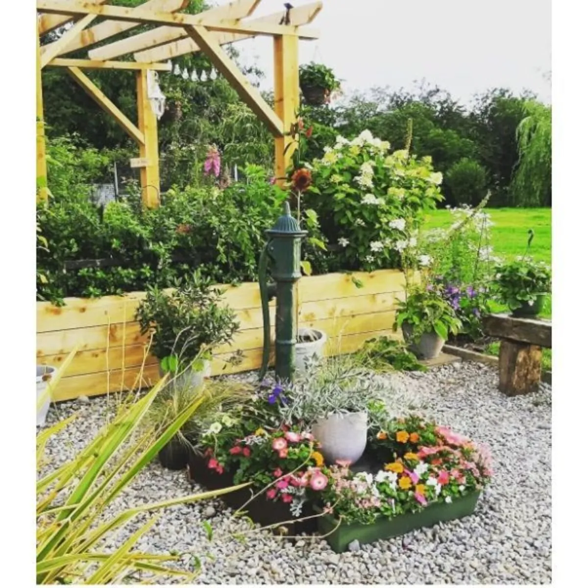 Cast Iron Pump Medium GreenH237 - Image 2