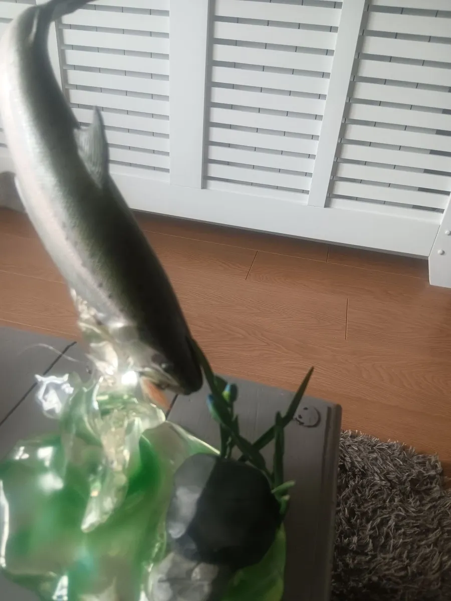 Angling sculpture - Image 2